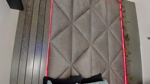 N I C O L E T  online show from 15, 1, 2026