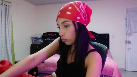 Snapshot of nicoletta_c66 chatting on 18, 12, 2025 Nicole online show from 18, 12, 2025