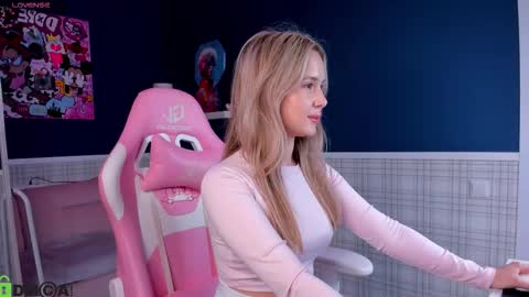 Snapshot of nicolettacooper chatting on 9, 9, 2025 nicolettacooper online show from 9, 9, 2025