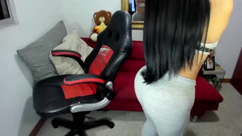 Nicolettcolin  online show from 22, 2, 2025