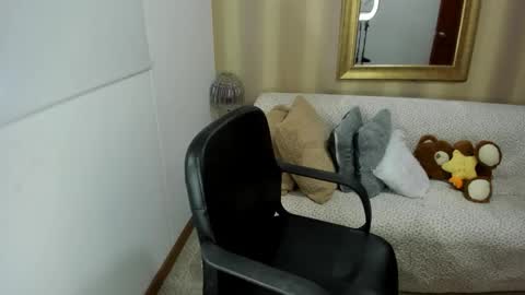 Nicolettcolin  online show from 22, 9, 2025