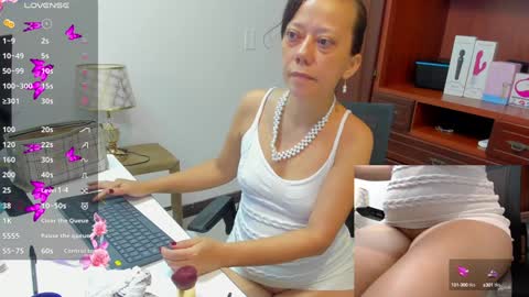 Nicolett Ryan  online show from 16, 1, 2025