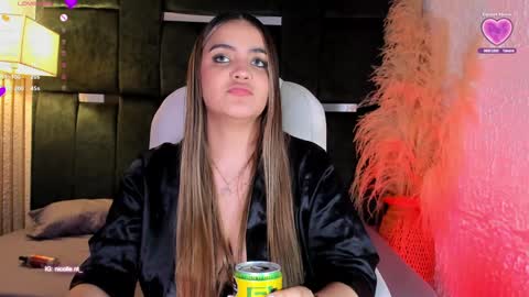 Snapshot of nicolle_nt18 chatting on 3, 12, 2024 Nicolle online show from 3, 12, 2024