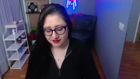 Snapshot of nicolle_silva chatting on 4, 8, 2026 Nicolle online show from 4, 8, 2026