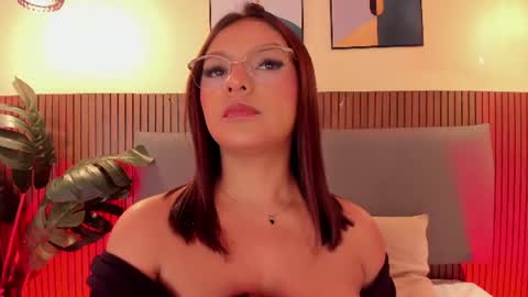 NICOLLE EVANS online show from 2, 7, 2026