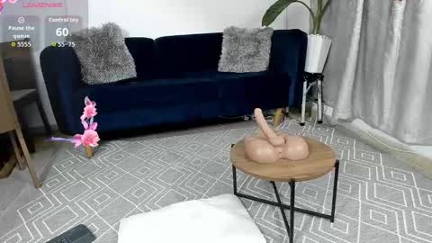 Nicolle Lima online show from 30, 9, 2025