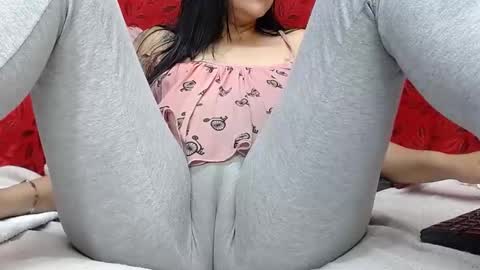 Snapshot of nicolleowens chatting on 18, 10, 2025 NICOLLE online show from 18, 10, 2025