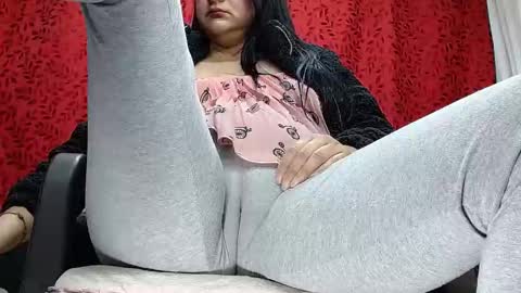 Snapshot of nicolleowens chatting on 14, 11, 2025 NICOLLE online show from 14, 11, 2025