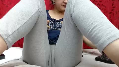 Snapshot of nicolleowens chatting on 21, 11, 2025 NICOLLE online show from 21, 11, 2025