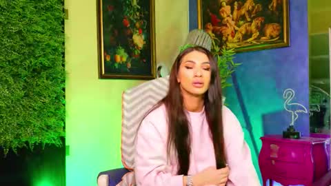 Snapshot of nicollepalmer chatting on 8, 10, 2025 Nicolle online show from 8, 10, 2025