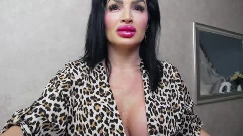 Nicolle online show from 30, 12, 2024