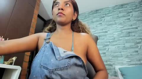 nicollesofia3 online show from 24, 2, 2025