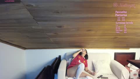 Nicolle online show from 8, 1, 2025