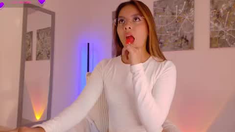 Nicollewest online show from 14, 7, 2026