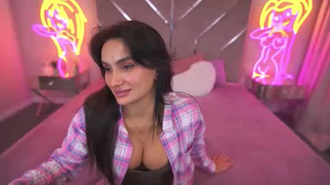 Snapshot of nicolnightt chatting on 17, 11, 2025 Nicole online show from 17, 11, 2025