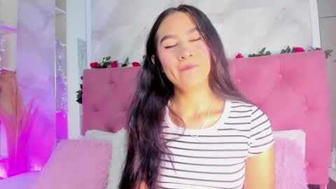 Snapshot of nicolqueen_ chatting on 4, 12, 2025 NICOL online show from 4, 12, 2025