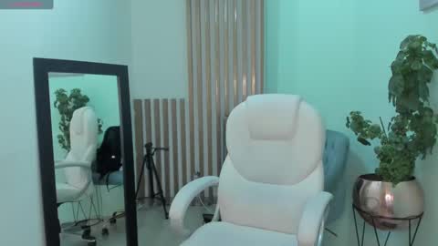 NicolRoss online show from 3, 1, 2025