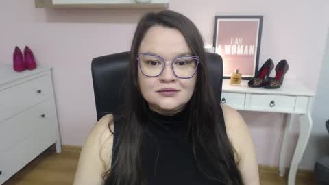 Holly online show from 12, 2, 2026