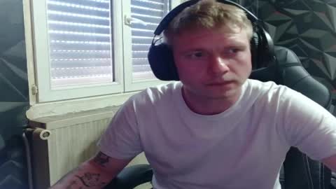 Snapshot of niglo620 chatting on 28, 5, 2026 niglo620 online show from 28, 5, 2026