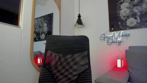 Niick online show from 6, 12, 2024