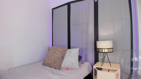 Niicole online show from 3, 3, 2026