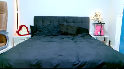 Niinarosee online show from 3, 3, 2026