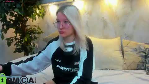 Snapshot of nika_sm chatting on 6, 8, 2026 Nika Sm online show from 6, 8, 2026