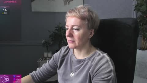 Snapshot of nika_smit chatting on 14, 12, 2024 Nika online show from 14, 12, 2024