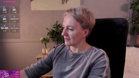 Snapshot of nika_smit chatting on 14, 12, 2024 Nika online show from 14, 12, 2024