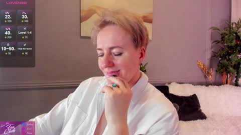 Snapshot of nika_smit chatting on 4, 1, 2025 Nika online show from 4, 1, 2025