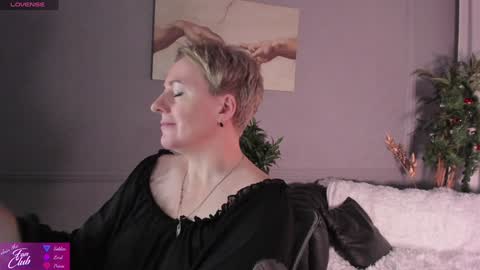 Snapshot of nika_smit chatting on 5, 1, 2025 Nika online show from 5, 1, 2025