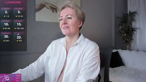 Snapshot of nika_smit chatting on 1, 2, 2025 Nika online show from 1, 2, 2025