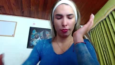 Snapshot of niki_1998 chatting on 8, 1, 2025 Natalia online show from 8, 1, 2025