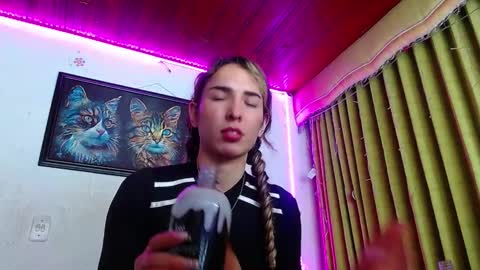 Snapshot of niki_1998 chatting on 5, 2, 2025 Natalia online show from 5, 2, 2025