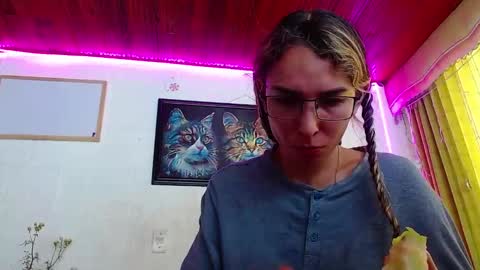 Snapshot of niki_1998 chatting on 5, 2, 2025 Natalia online show from 5, 2, 2025