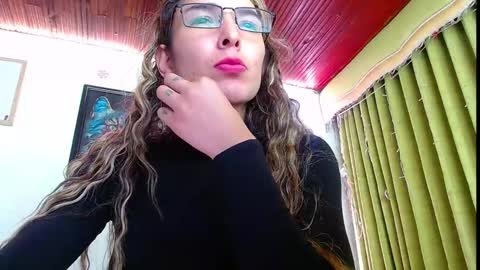 Snapshot of niki_1998 chatting on 8, 2, 2025 Natalia online show from 8, 2, 2025