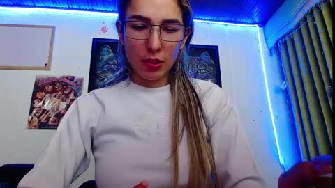 Snapshot of niki_1998 chatting on 28, 2, 2025 Natalia online show from 28, 2, 2025