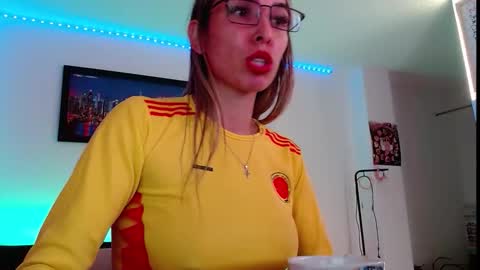 Snapshot of niki_1998 chatting on 10, 9, 2025 Natalia online show from 10, 9, 2025