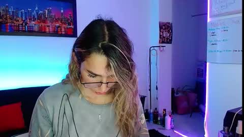 Snapshot of niki_1998 chatting on 22, 9, 2025 Natalia online show from 22, 9, 2025