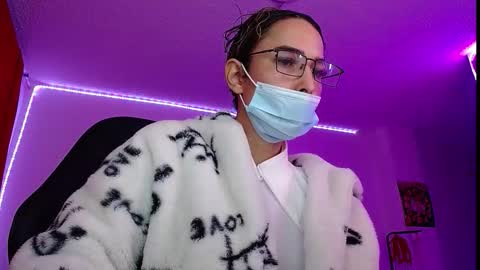 Snapshot of niki_1998 chatting on 11, 10, 2025 Natalia online show from 11, 10, 2025