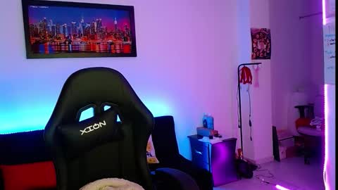 Snapshot of niki_1998 chatting on 16, 10, 2025 Natalia online show from 16, 10, 2025