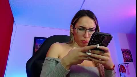 Snapshot of niki_1998 chatting on 21, 10, 2025 Natalia online show from 21, 10, 2025