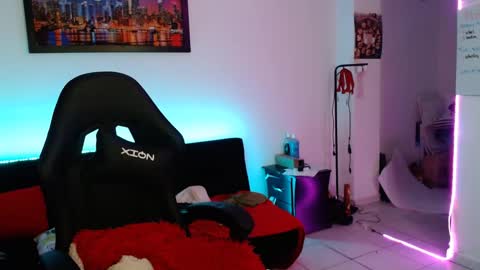 Snapshot of niki_1998 chatting on 4, 11, 2025 Natalia online show from 4, 11, 2025