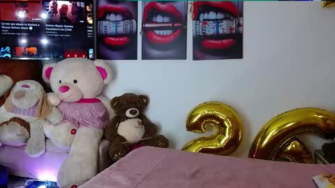 Snapshot of niki_1998 chatting on 9, 11, 2025 Natalia online show from 9, 11, 2025