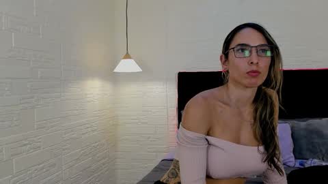 Snapshot of niki_1998 chatting on 11, 11, 2025 Natalia online show from 11, 11, 2025