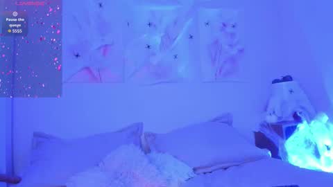 Snapshot of nikibrice chatting on 22, 10, 2025 online show from 22, 10, 2025