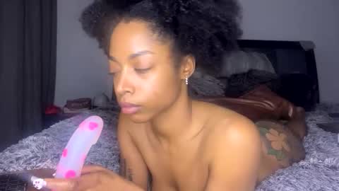 Snapshot of nikitalove104 chatting on 15, 12, 2025 nikitalove104 online show from 15, 12, 2025