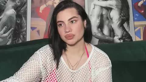 Nikki Kardashian online show from 13, 10, 2025