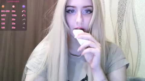 Snapshot of nikki_roseanna chatting on 1, 12, 2025 Nikki Roseanna online show from 1, 12, 2025