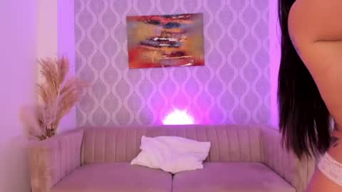 Snapshot of nikki_rousmel chatting on 8, 6, 2026 Nicole online show from 8, 6, 2026